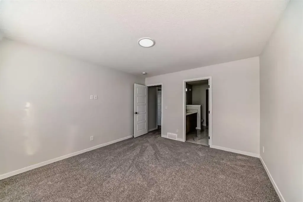 374 Corner Glen Way NE