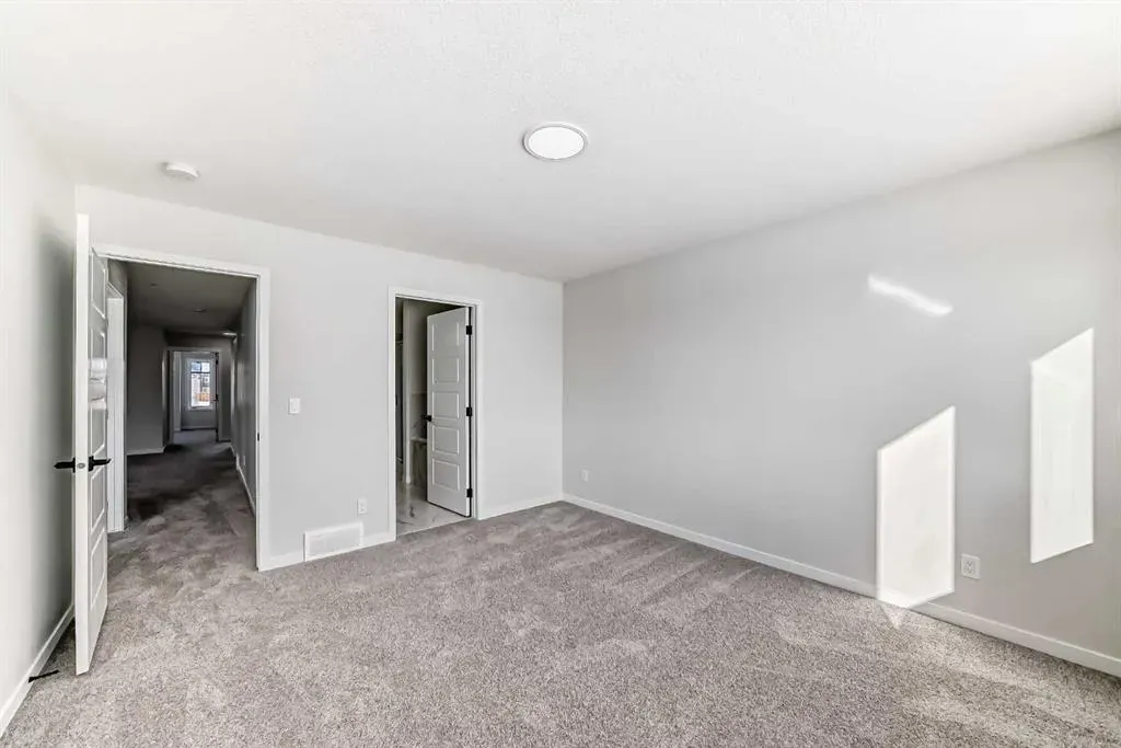 374 Corner Glen Way NE