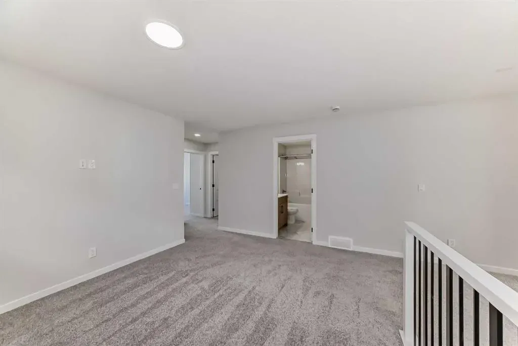 374 Corner Glen Way NE