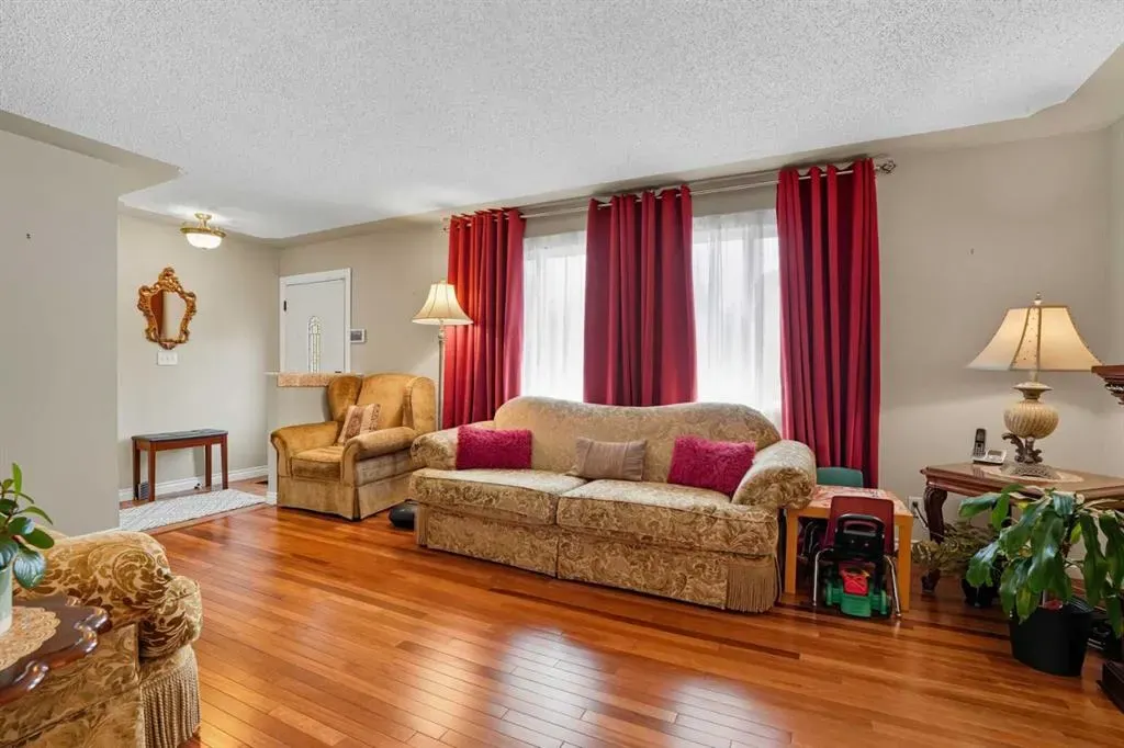 224 Whitestone Crescent NE