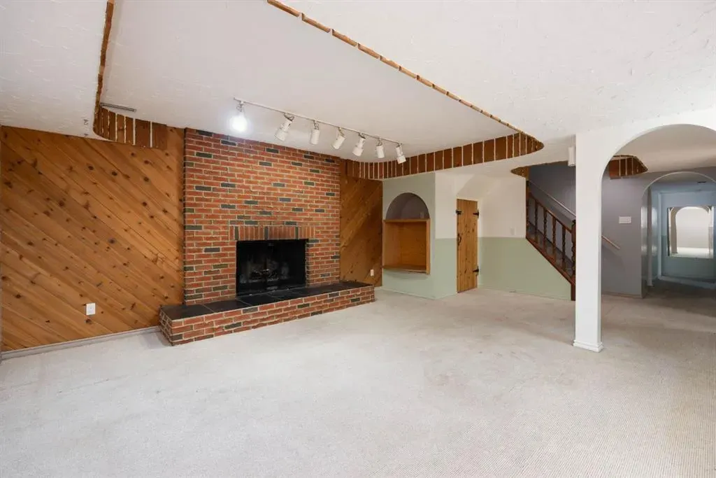 225 Cardinal Drive