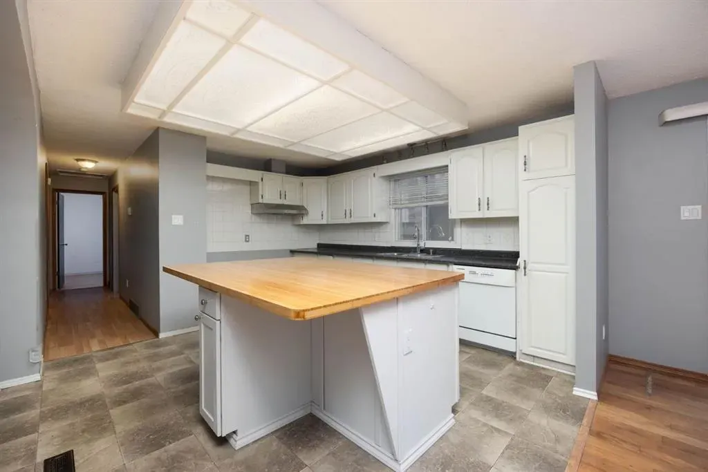 225 Cardinal Drive