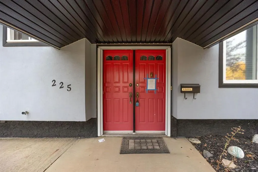 225 Cardinal Drive