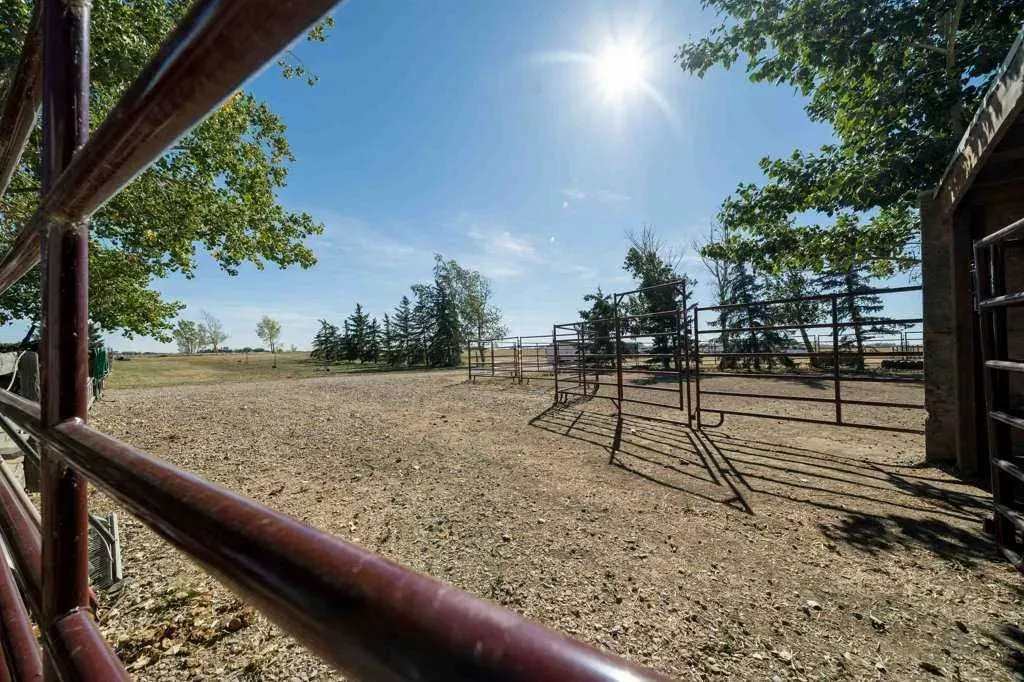 12323 Range Road 74