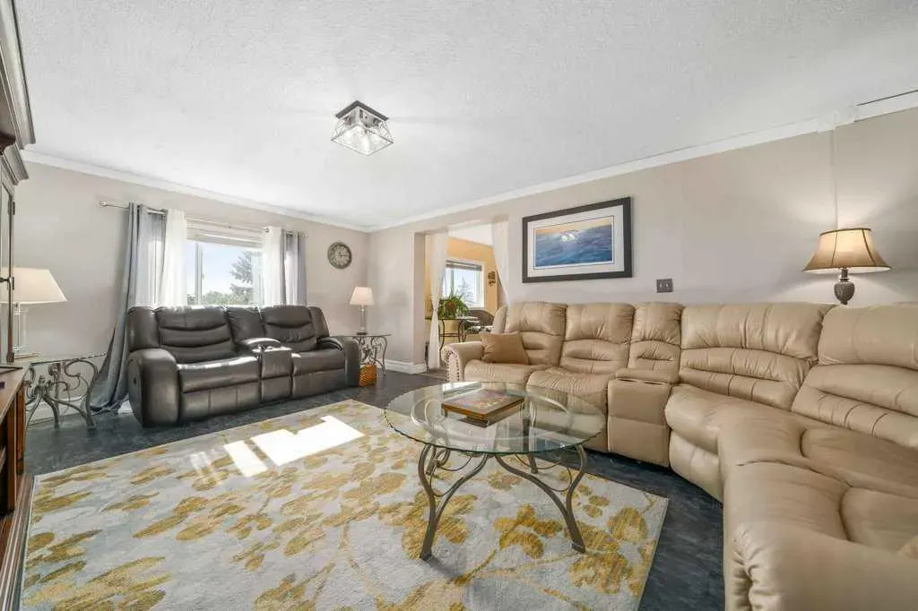 12323 Range Road 74