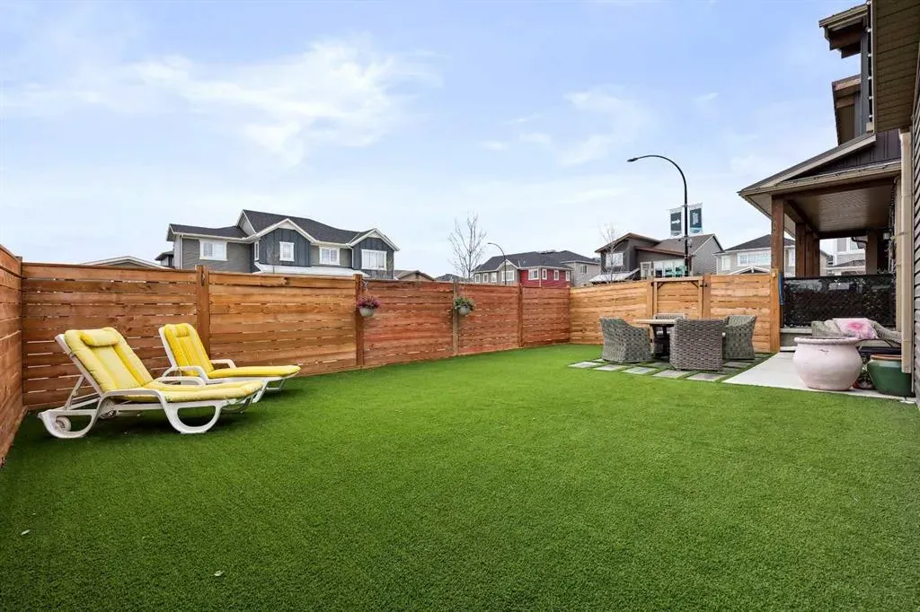 261 Carrington Circle NW