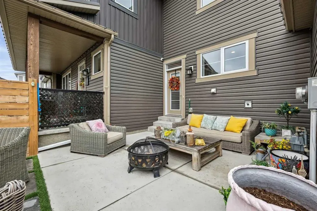 261 Carrington Circle NW