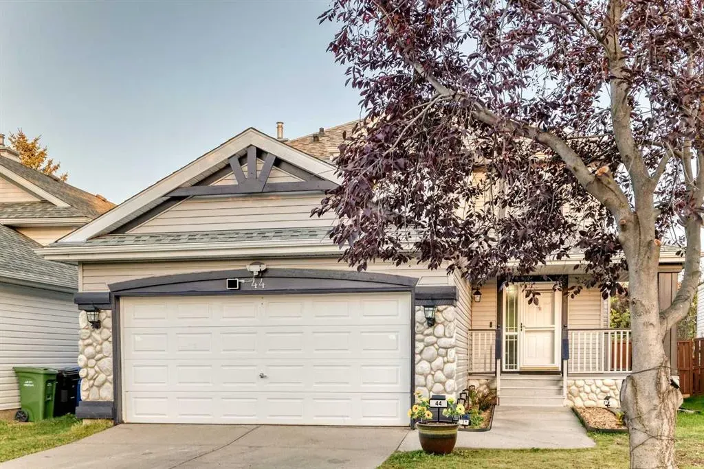 44 Chaparral Way SE