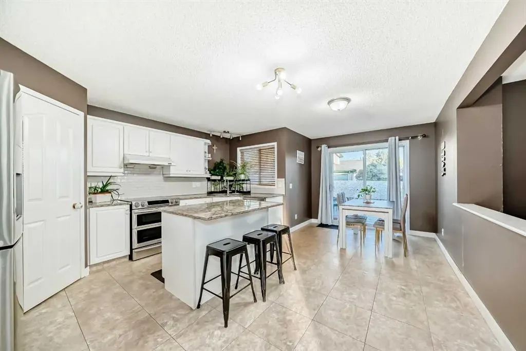 44 Chaparral Way SE