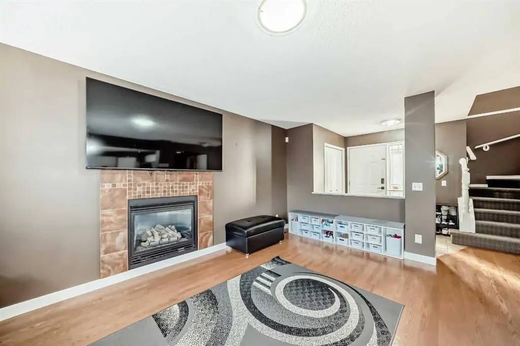 44 Chaparral Way SE