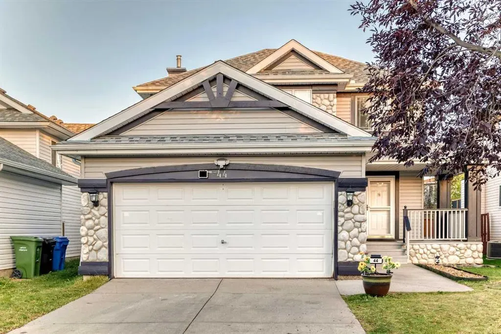44 Chaparral Way SE