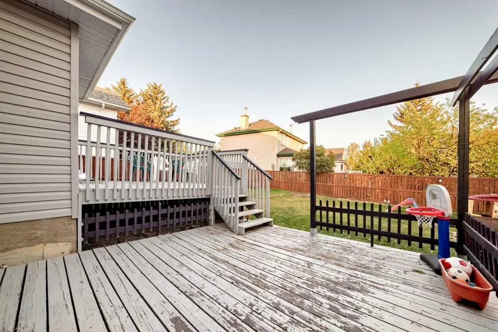44 Chaparral Way SE