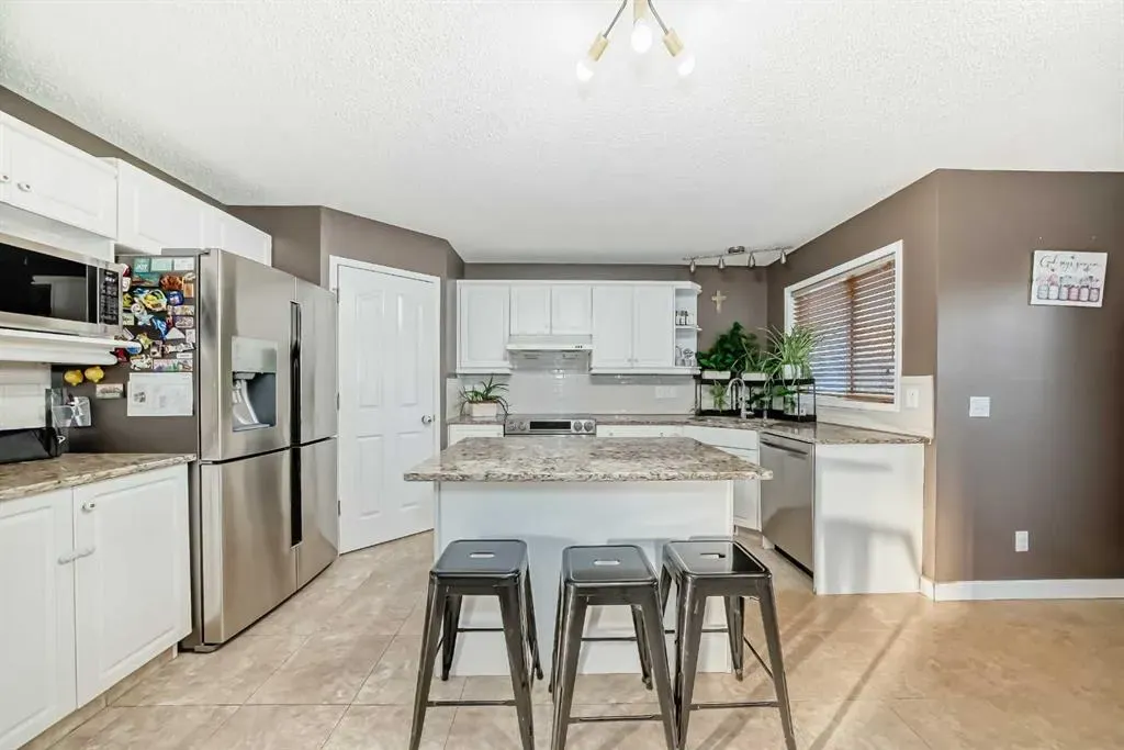 44 Chaparral Way SE