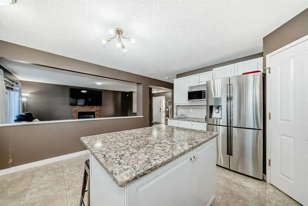 44 Chaparral Way SE