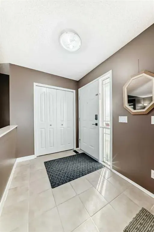 44 Chaparral Way SE
