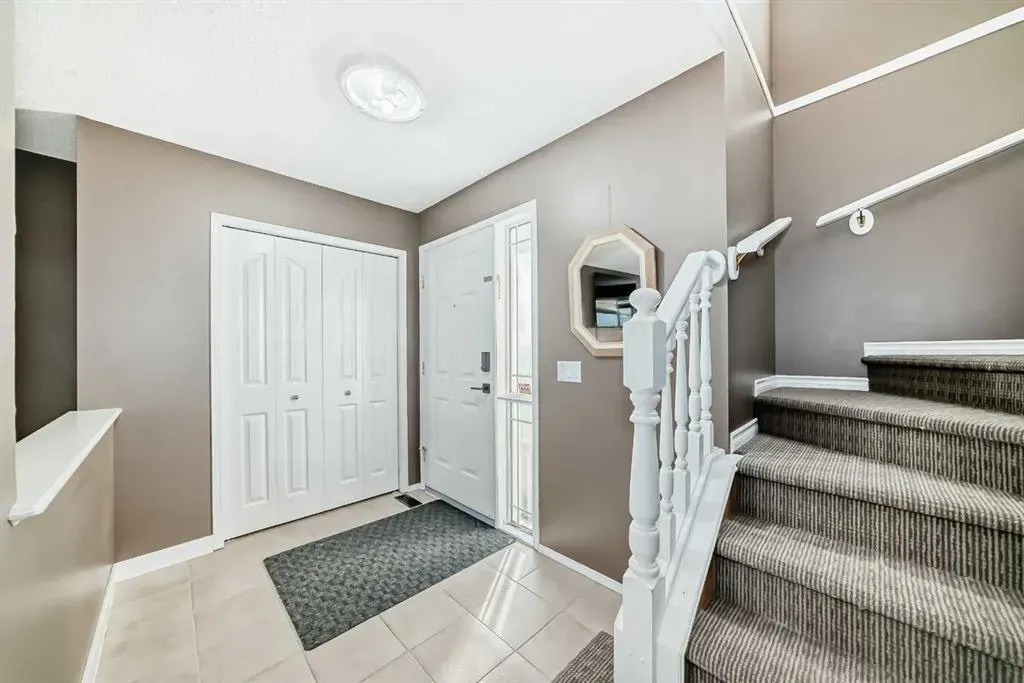 44 Chaparral Way SE
