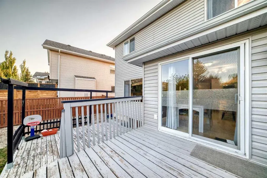 44 Chaparral Way SE