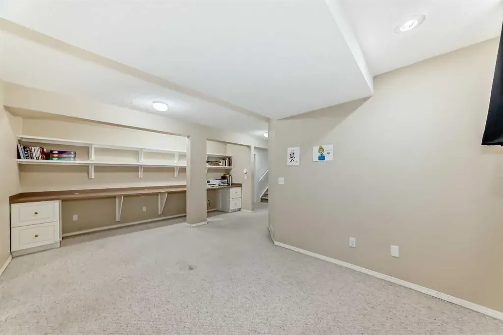 44 Chaparral Way SE
