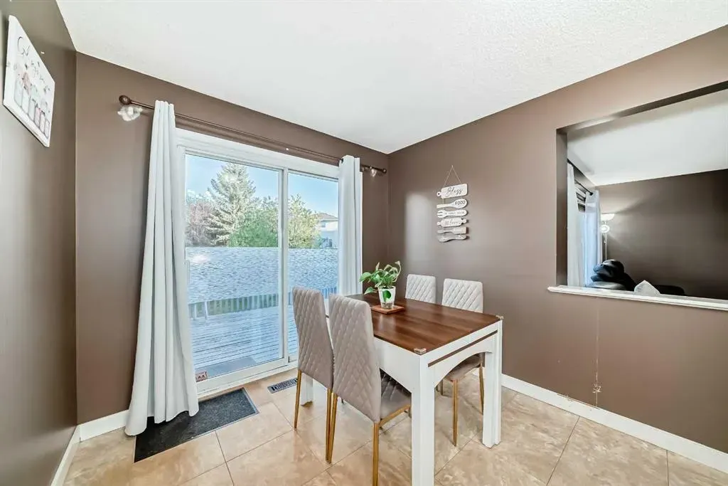 44 Chaparral Way SE