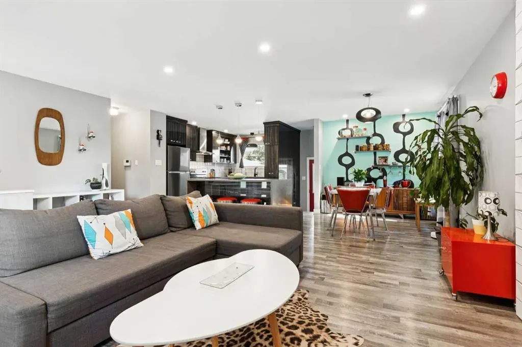 224 CEDARBRAE Crescent SW