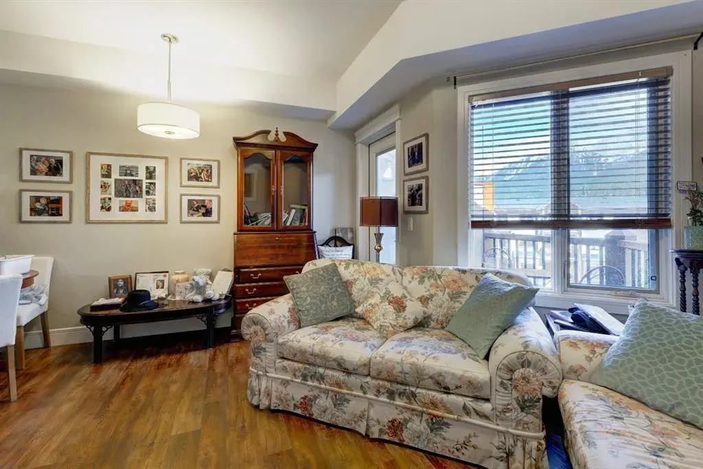 808 Spring Creek Drive, #415