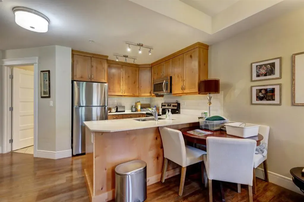 808 Spring Creek Drive, #415