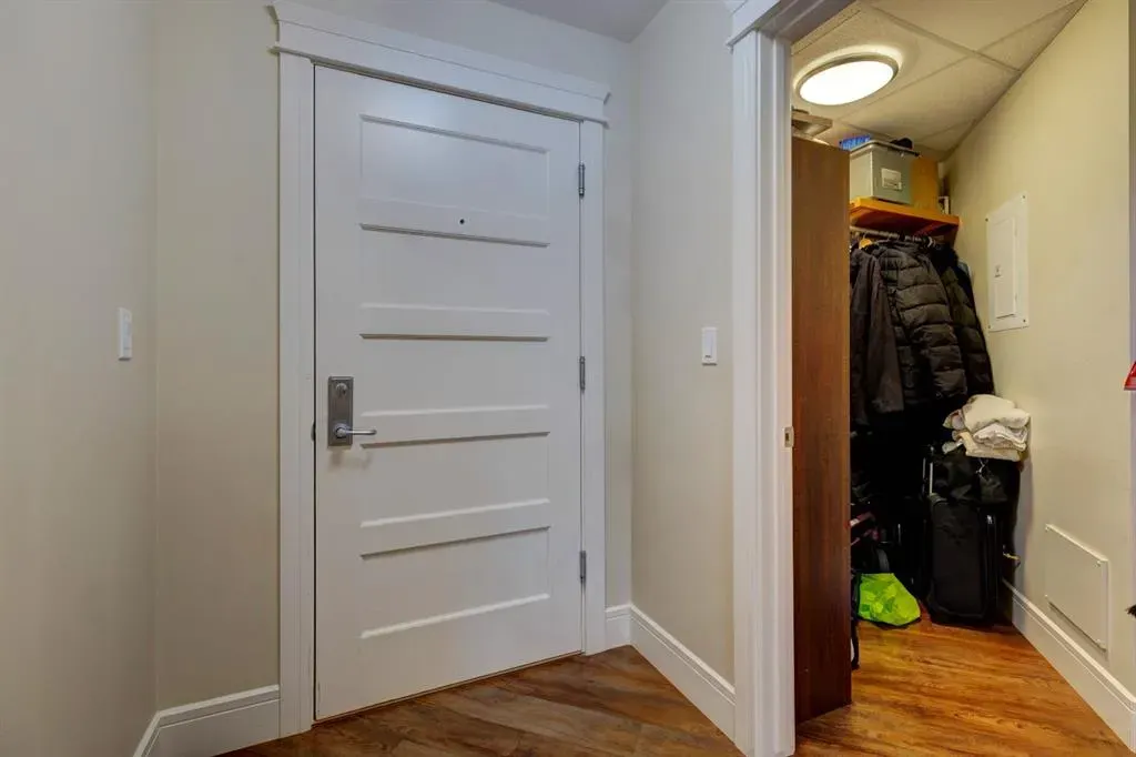 808 Spring Creek Drive, #415