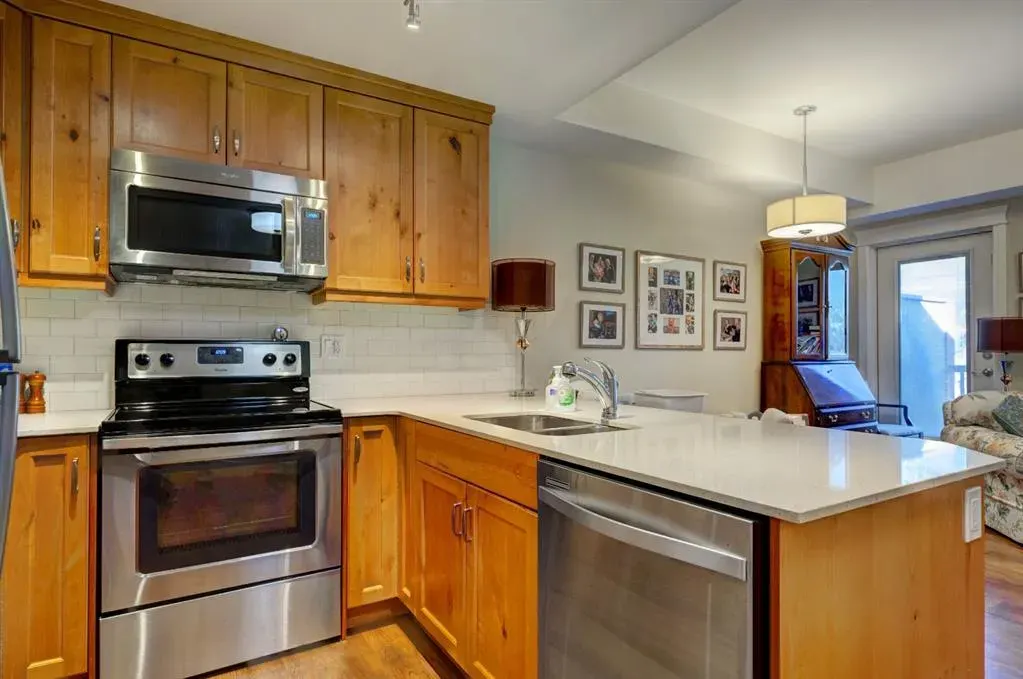 808 Spring Creek Drive, #415