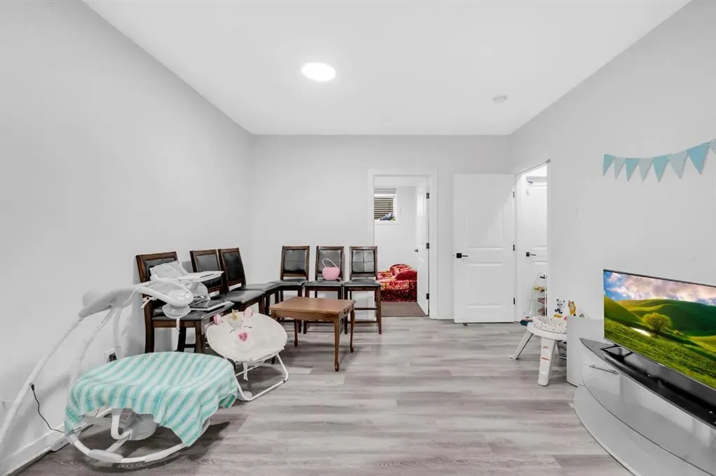 34 Sage Hill Lane NW