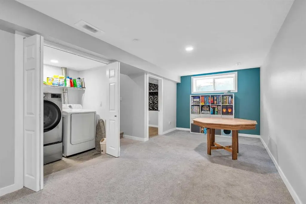 381 Legacy Boulevard SE