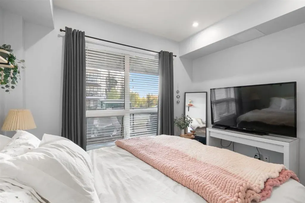4275 Norford Avenue NW, #105