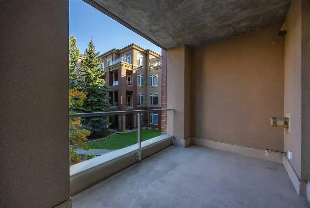 24 Hemlock Crescent SW, #3203