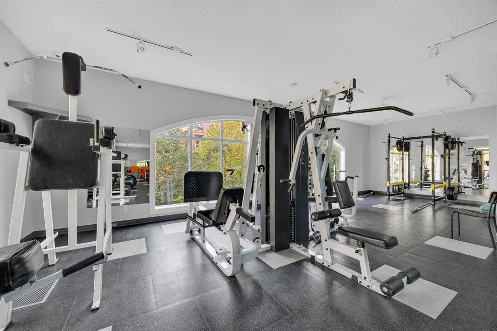 24 Hemlock Crescent SW, #3203