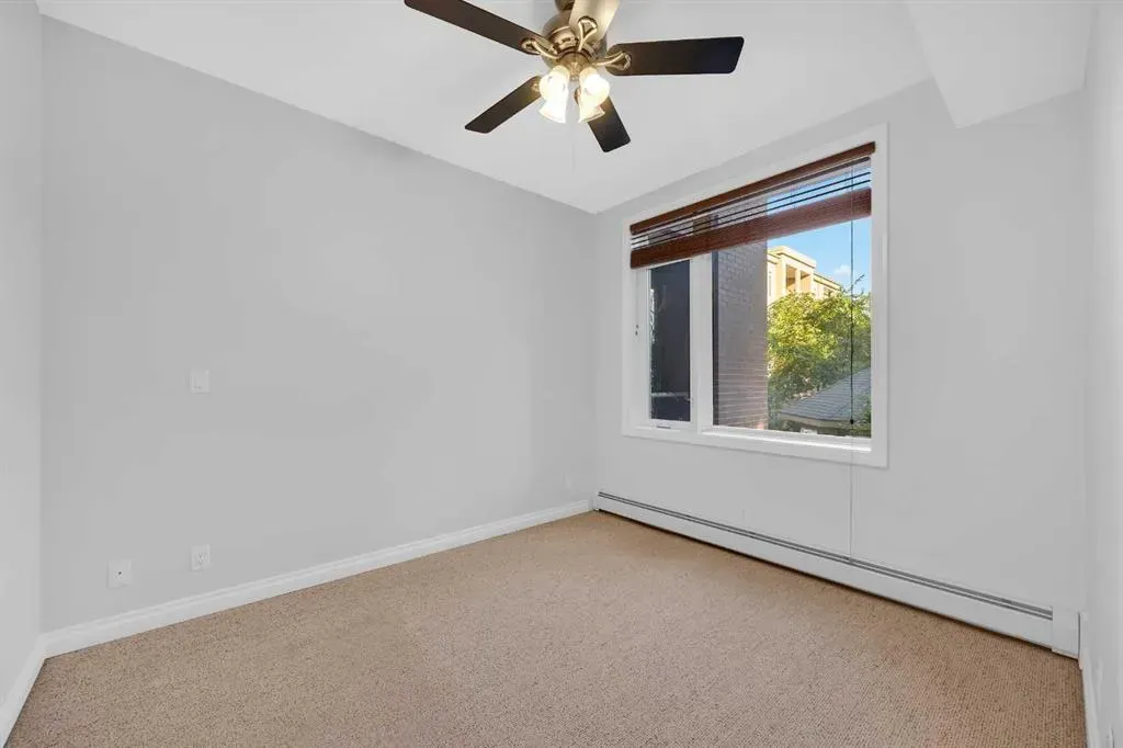 24 Hemlock Crescent SW, #3203