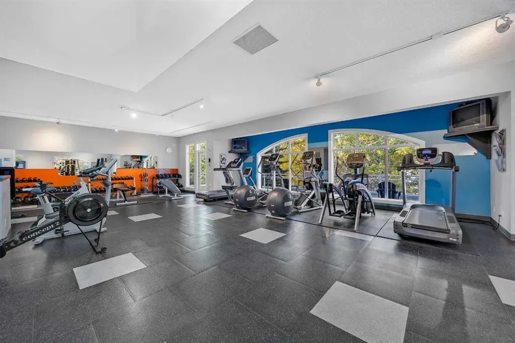 24 Hemlock Crescent SW, #3203