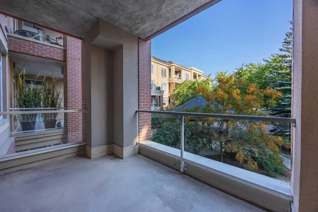 24 Hemlock Crescent SW, #3203