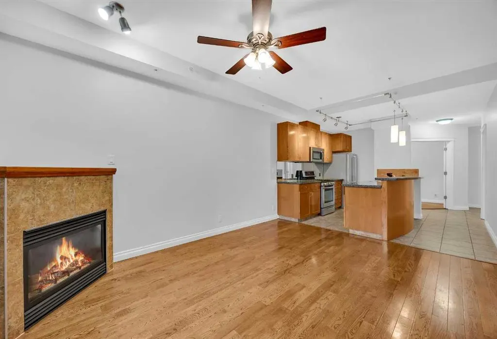 24 Hemlock Crescent SW, #3203