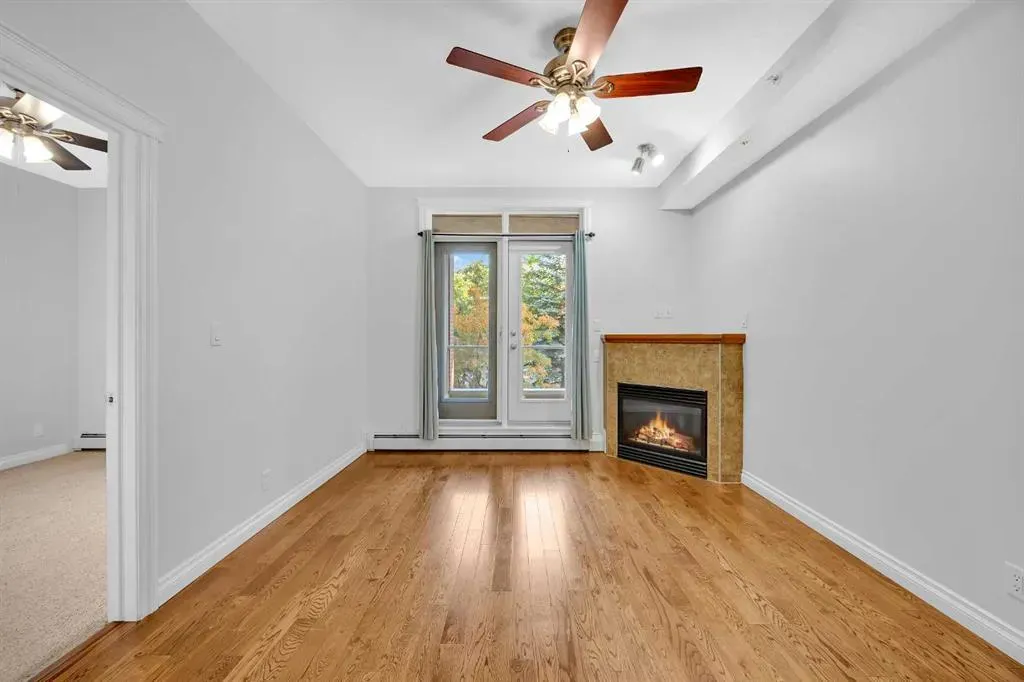 24 Hemlock Crescent SW, #3203