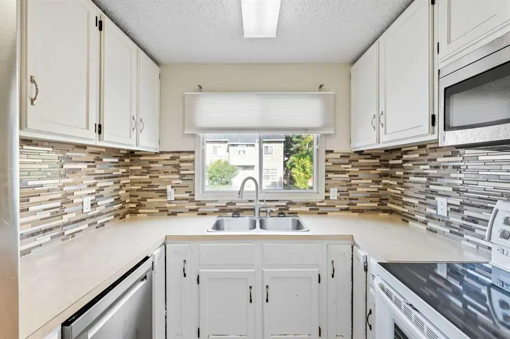 232 Radley Place SE