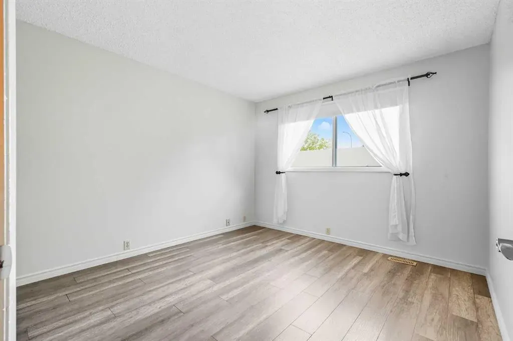 232 Radley Place SE