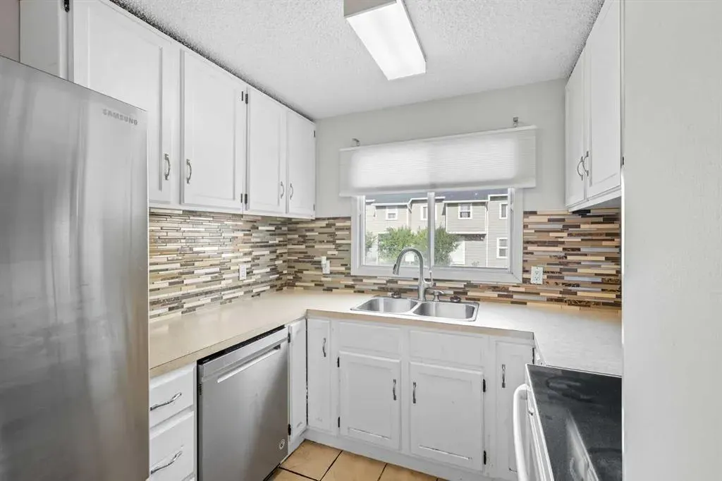 232 Radley Place SE