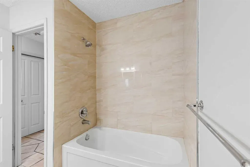 232 Radley Place SE