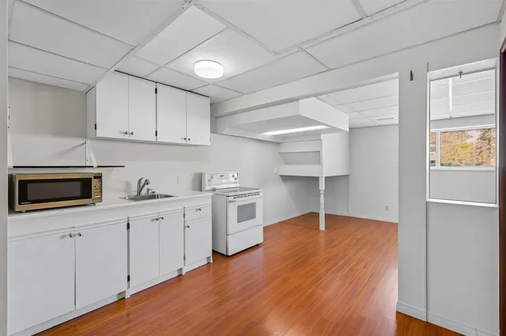 232 Radley Place SE