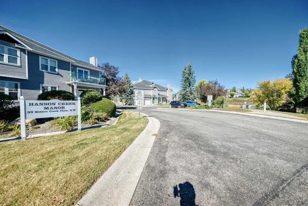 39 Hidden Creek Place NW, #704
