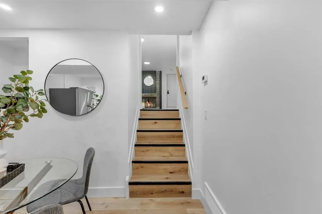 208 Cedarille Green SW