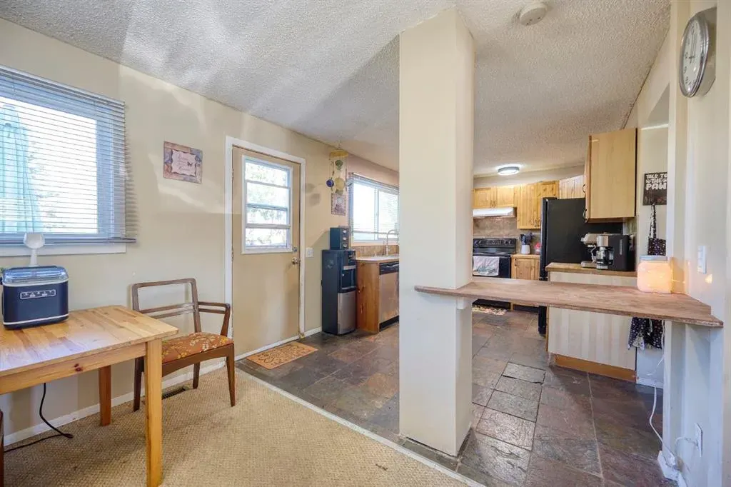 24 Hunters Gate
