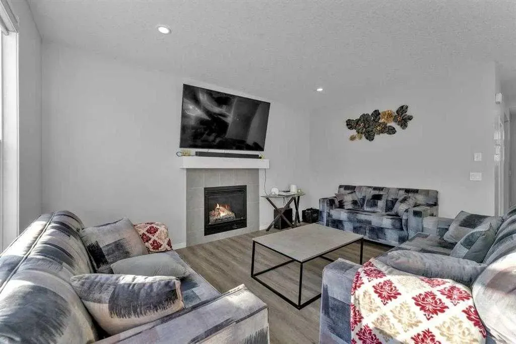 130 Red Sky Crescent NE