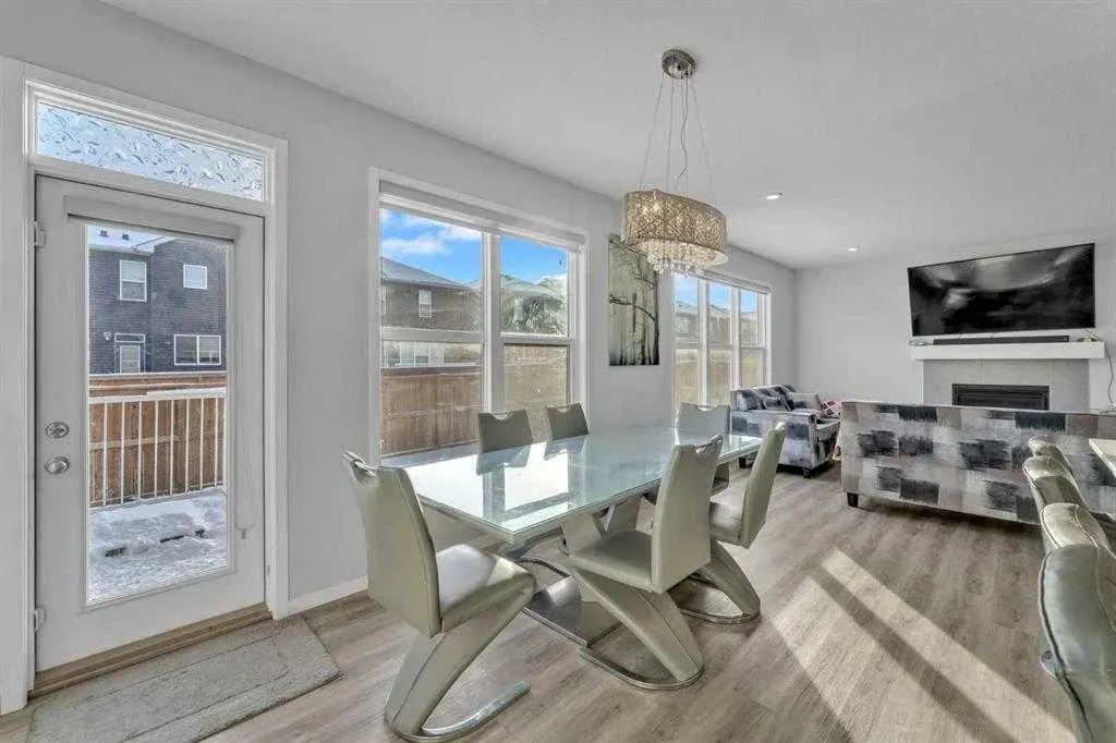 130 Red Sky Crescent NE