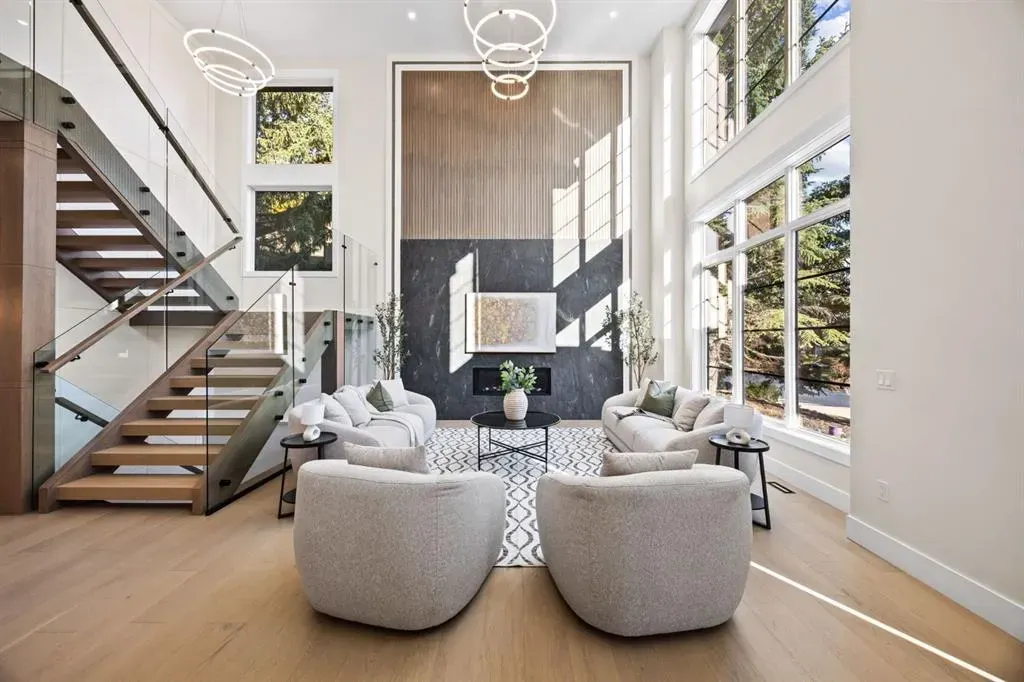 620 Varsity Estates Crescent NW