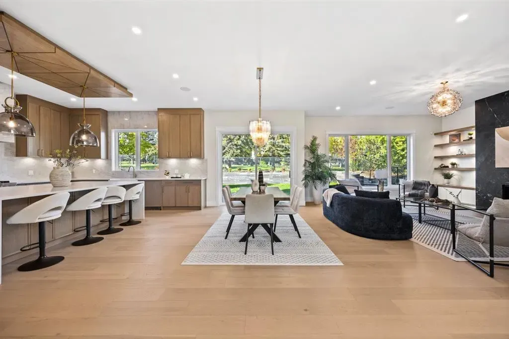 620 Varsity Estates Crescent NW